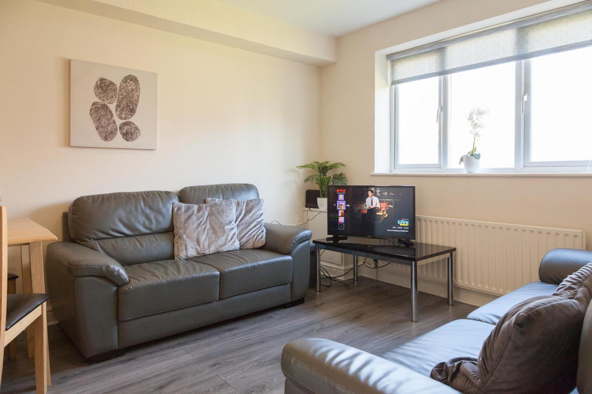 Pinfold Court Apartments Knowsley Exterior photo