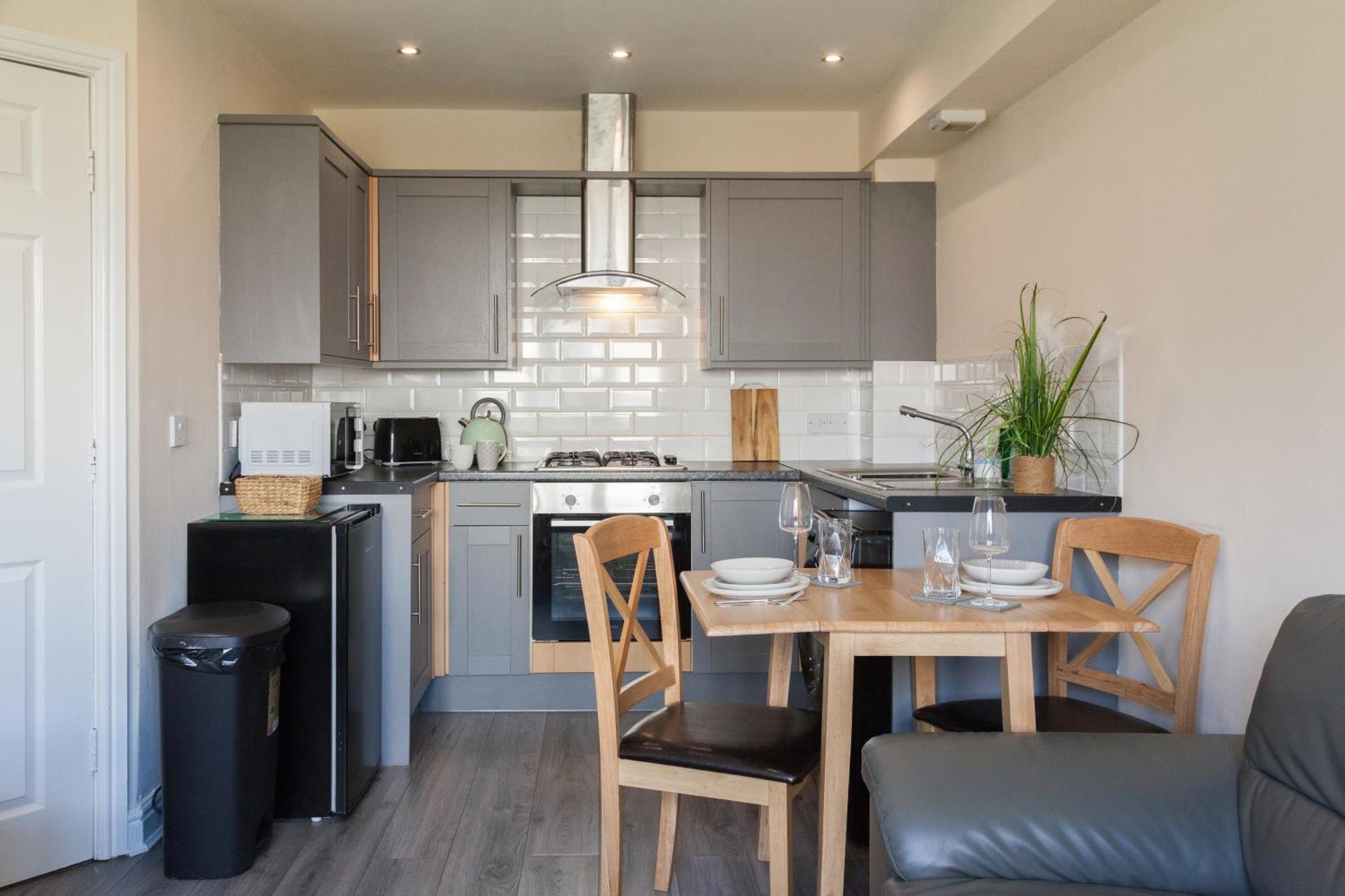 Pinfold Court Apartments Knowsley Exterior photo